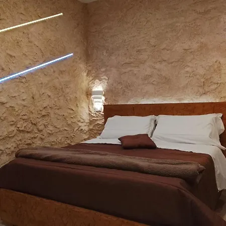 La Caverna Timebasishotel Pompeji