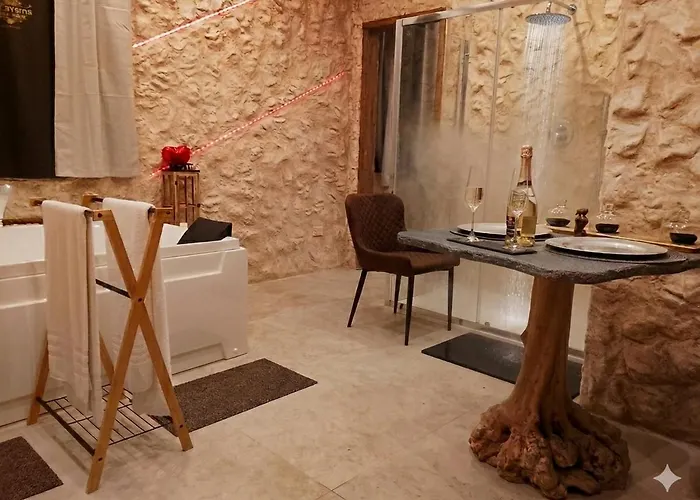 La Caverna Love hotel