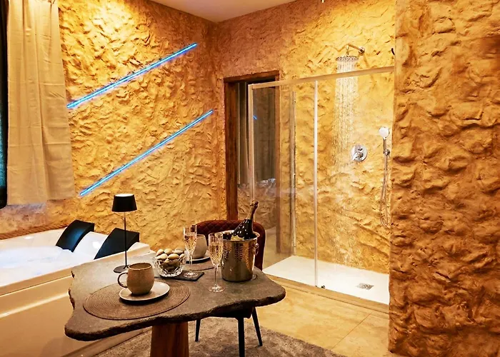 La Caverna Love hotel