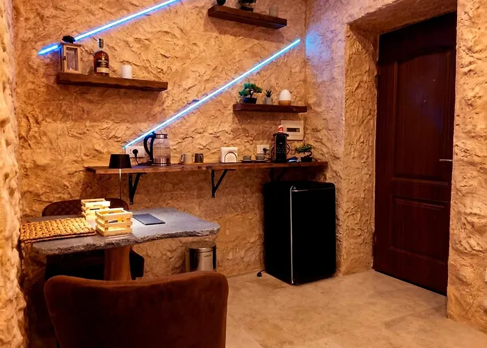 La Caverna Love hotel